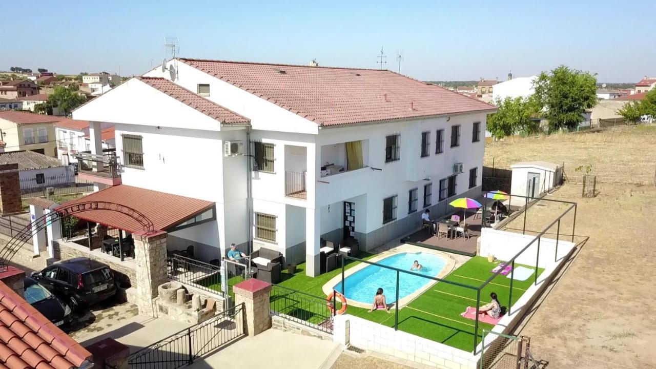 Apartamentos Estrellas De Monfraguee Torrejón el Rubio Eksteriør bilde