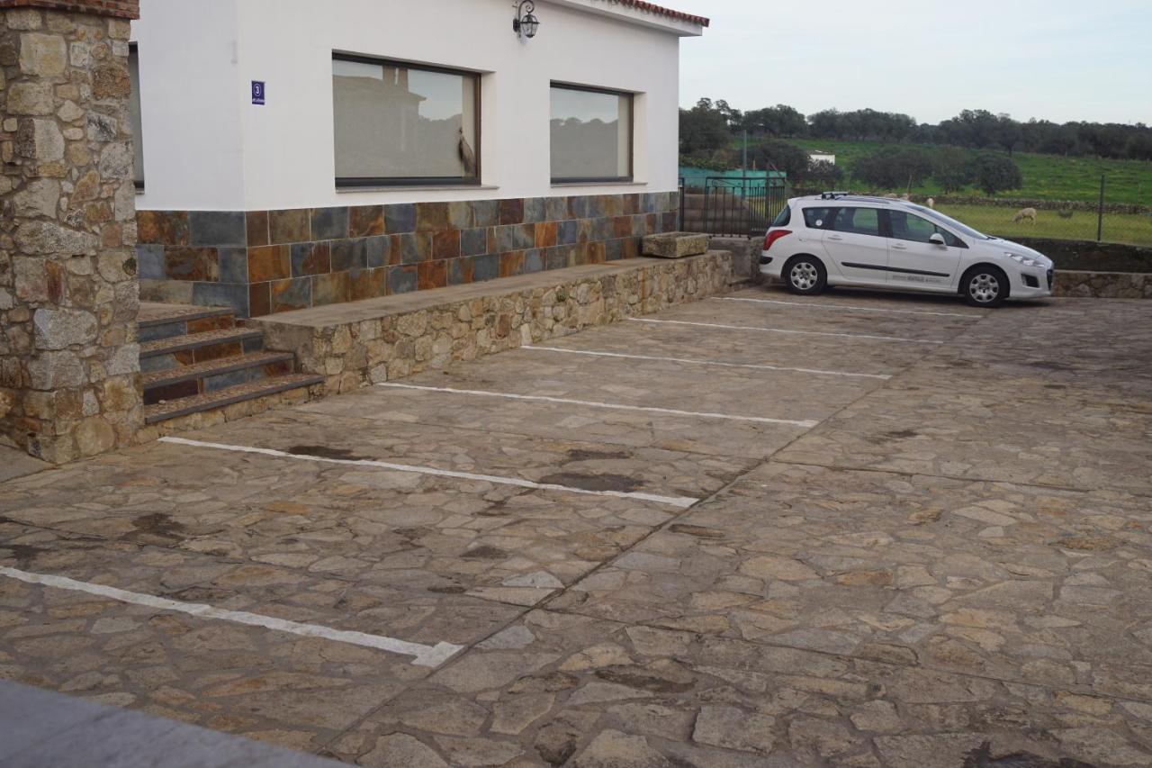 Apartamentos Estrellas De Monfraguee Torrejón el Rubio Eksteriør bilde